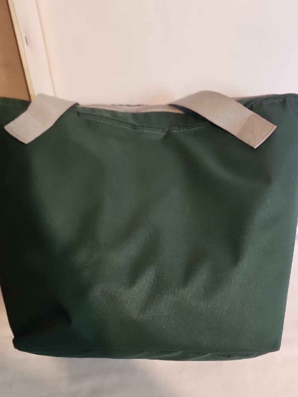 University of Oregon Green Tote Bag with Yellow O Logo - Picture 14 of 15